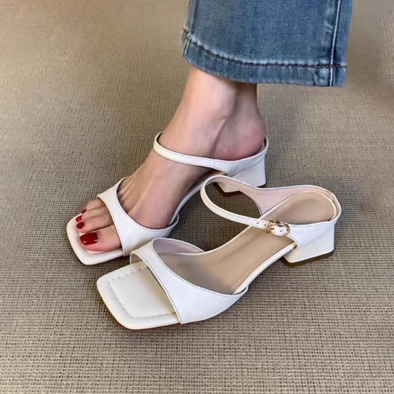 Wide Simple Flip Slippers 2025 - مراجعة Women'S Fashion For Summer 2025 وسعره
